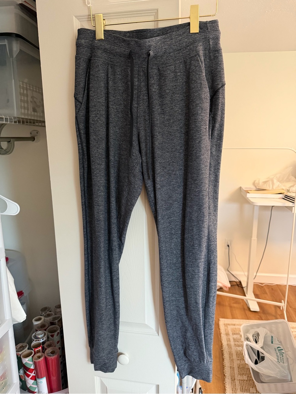 Lululemon ready to rulu charcoal joggers